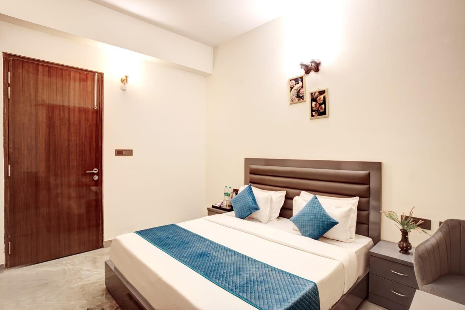 Hotel Elite Grand Near Kailash Hospital Noida Zewnętrze zdjęcie