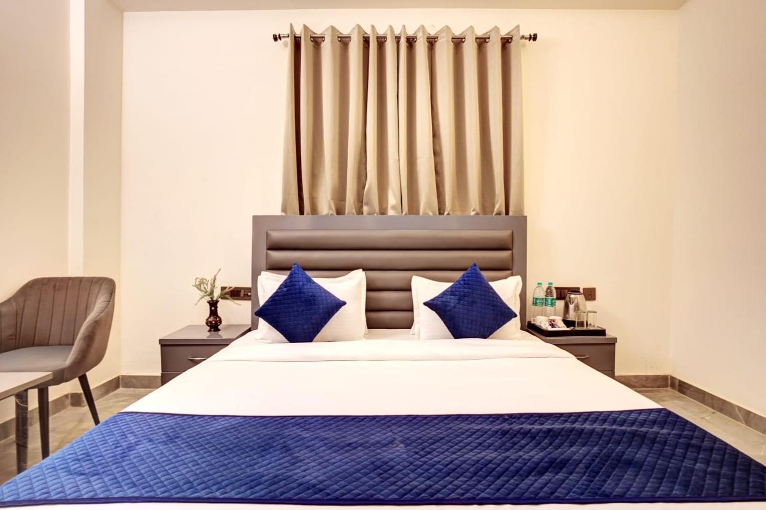Hotel Elite Grand Near Kailash Hospital Noida Zewnętrze zdjęcie