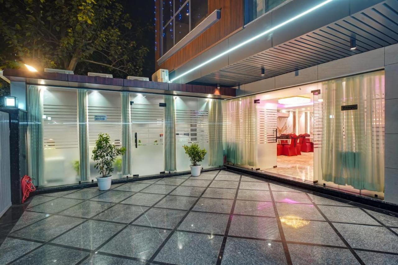 Hotel Elite Grand Near Kailash Hospital Noida Zewnętrze zdjęcie